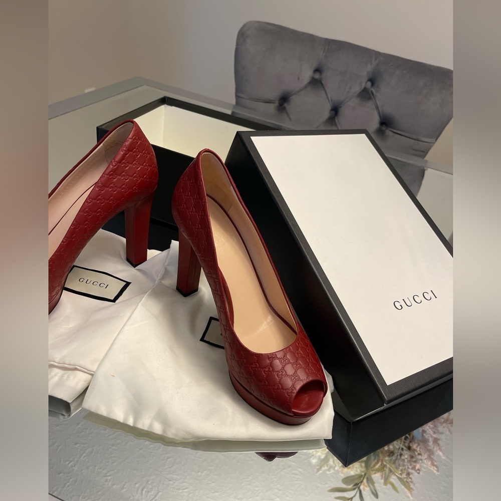 Gucci Heat-Stamped Guccissima Peep Toes